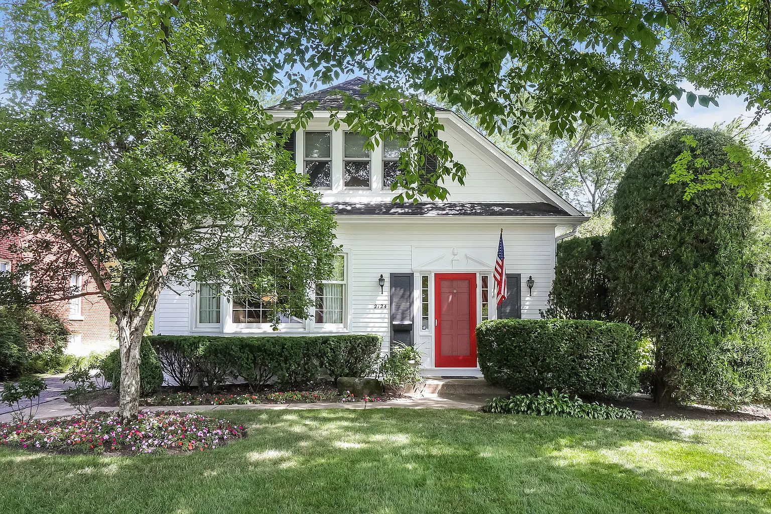 2124 Center Ave photo 1