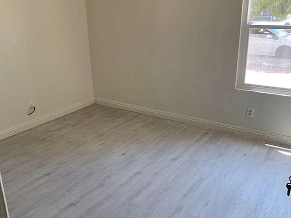 3rd image of 24846 Eugena Ave
