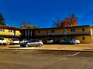 104 S Linn Ave APT 10, New Hampton, IA 50659