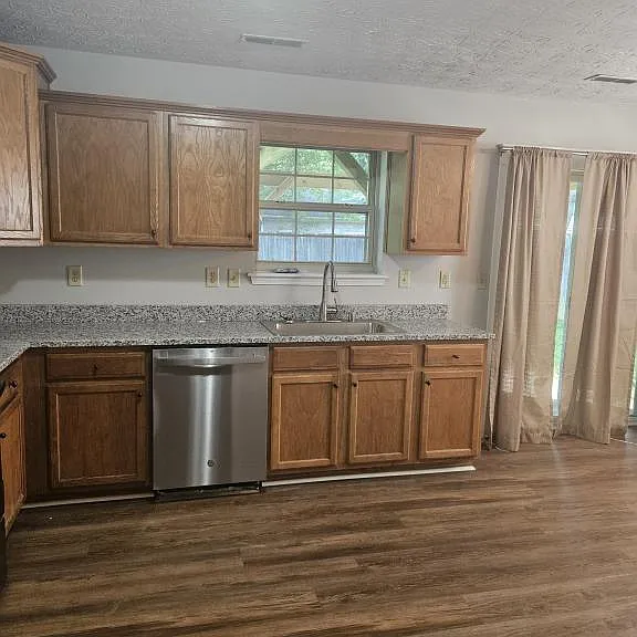 153 Bittersweet Dr — Photo 14