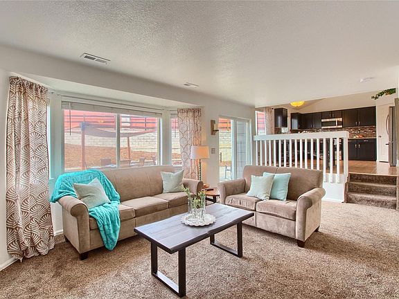 3rd image of 9531 Columbine Ct