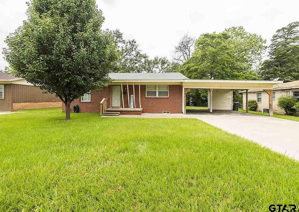 1st image of 302 Bandera Dr
