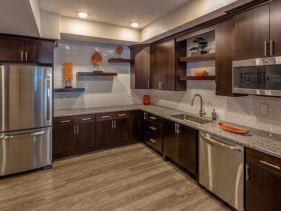 3rd image of 1015 Bolling Ave Unit 403