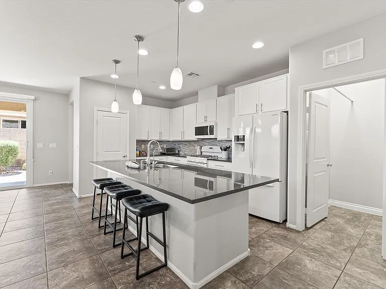 700 Sea Coast Dr — Photo 9
