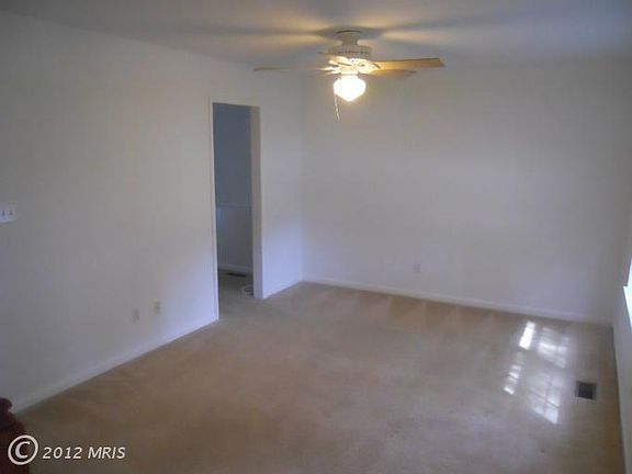 3rd image of 22 Forest Glen Ct