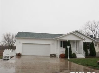 206 10th Ave, Coal Valley, IL 61240