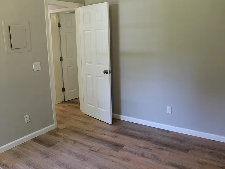 4 George B Ct — Photo 11