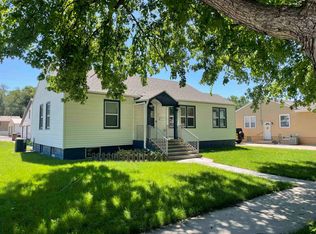1719 Avenue B, Gothenburg, NE 69138