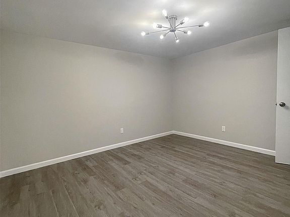 4th image of 36 Pleasant Ave