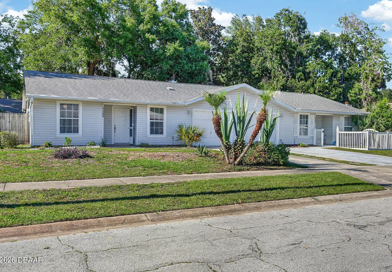 3 bed, 2.0 bath, 1133 sqft, $1,900 — Photo 1