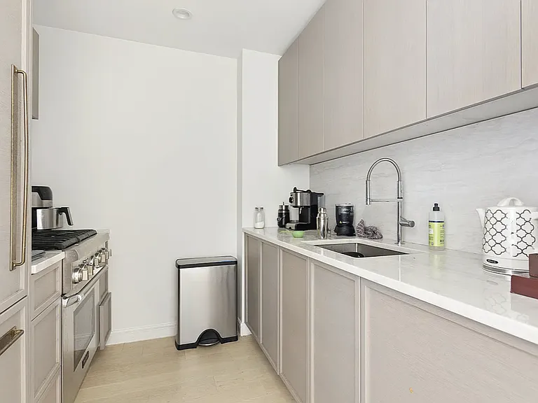 1399 Park Ave #10E — Photo 5