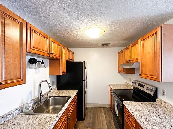 3rd image of 15 Bower Rd APT F4