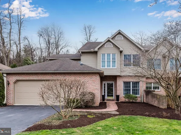 14 Crain Cir, Lemoyne, PA 17043