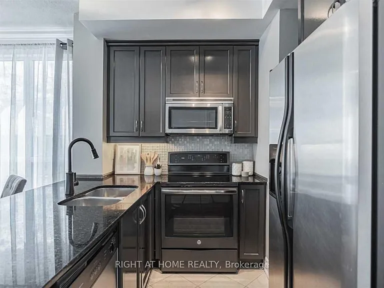 2087 Lake Shore Blvd W #207 — Photo 6