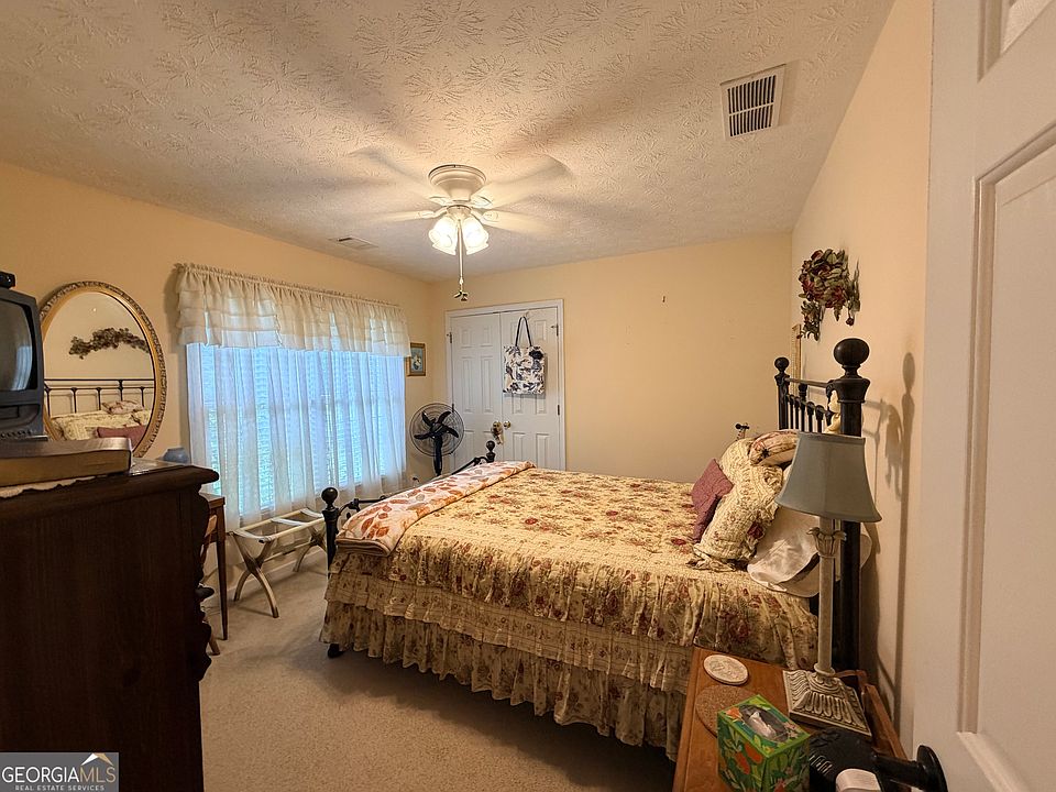 1st image of 4090 Forest View Dr SE