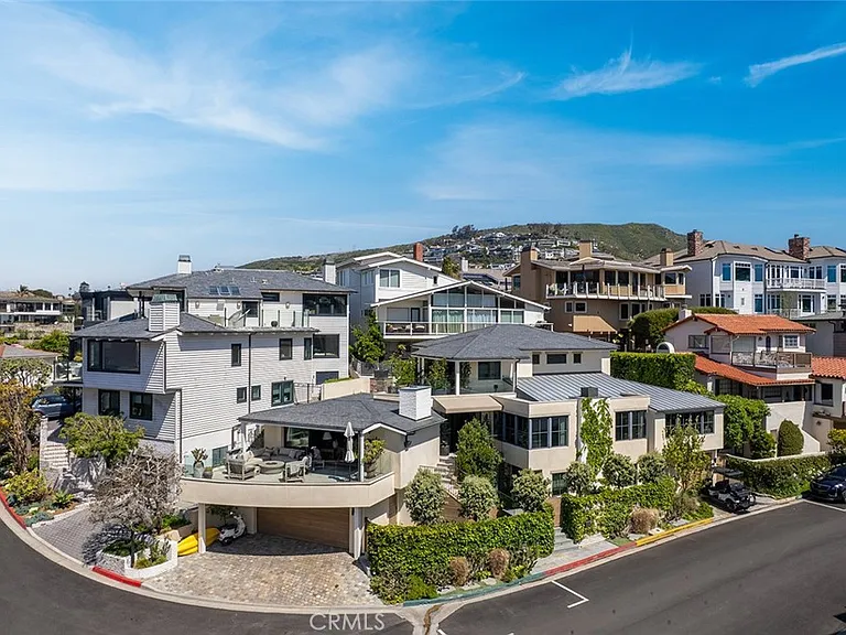 27 Emerald Bay — Photo 42