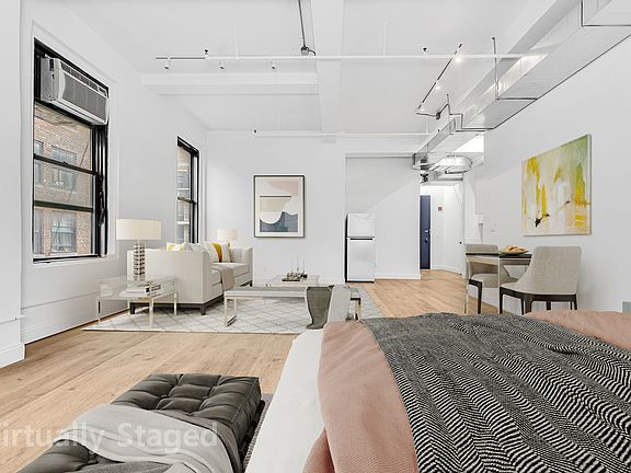 4th image of 255 W 36th St Suite 1202