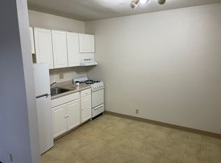 1414 Oakland Rd NE APT 12, Cedar Rapids, IA 52402