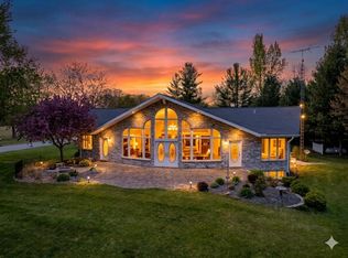 N5190 Treganza Dr, New Lisbon, WI 53950