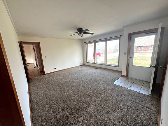 2nd image of 1530 Hickory Dr