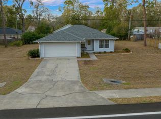 535 E Thrasher Dr, Bronson, FL 32621
