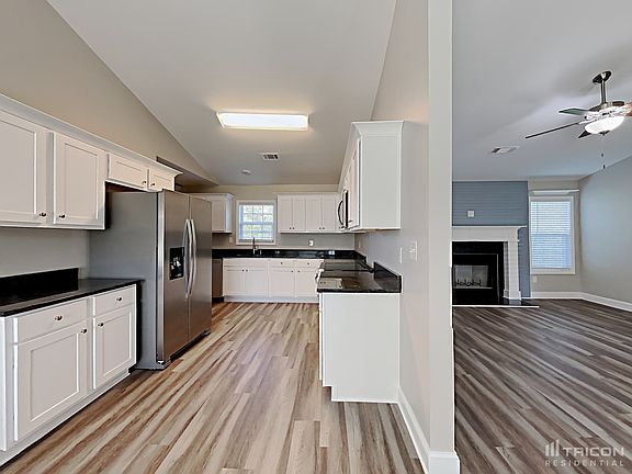 4th image of 203 Summerfield Ln