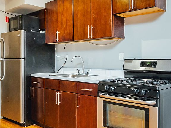 4th image of 846 Prospect Pl APT 15
