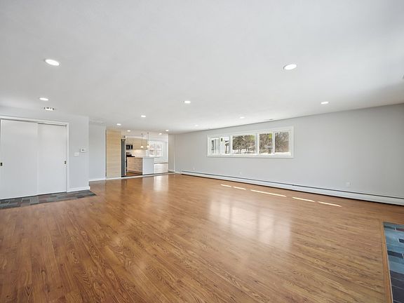 4th image of 42088 N Old Lake Ave