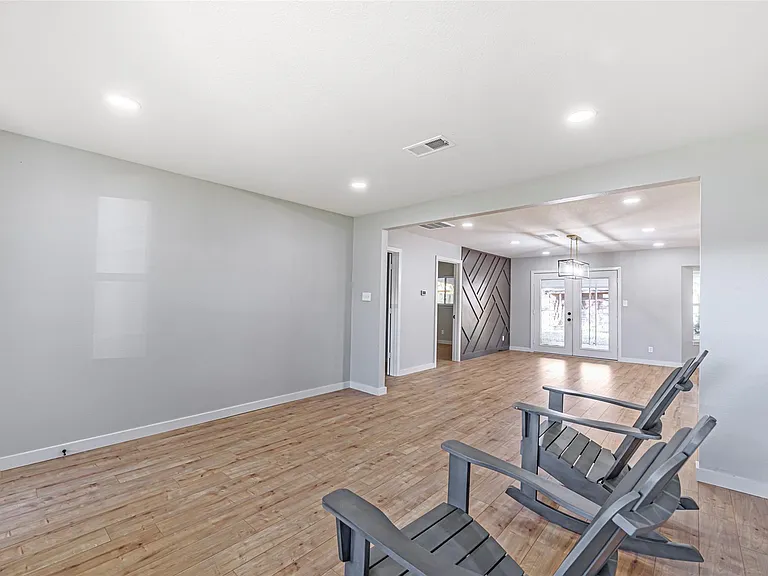 8518 Cedel Dr — Photo 9