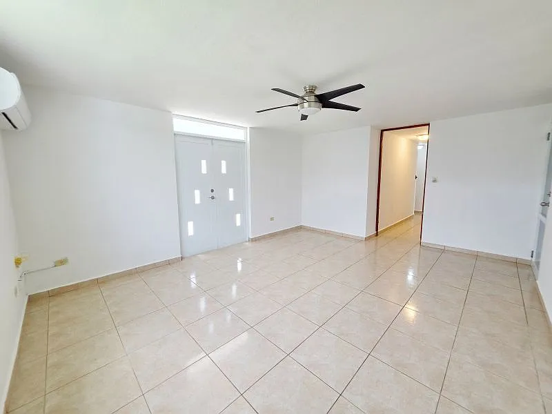 3 bed, 2.0 bath, 1345 sqft, $1,950 — Photo 4