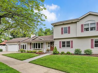 385 W 2nd St, Elmhurst, IL 60126