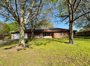 745 42nd St SW, Paris, TX 75460