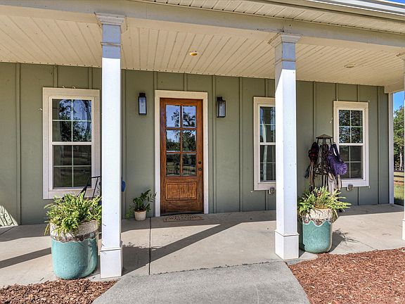3rd image of 207 Vixen Ln