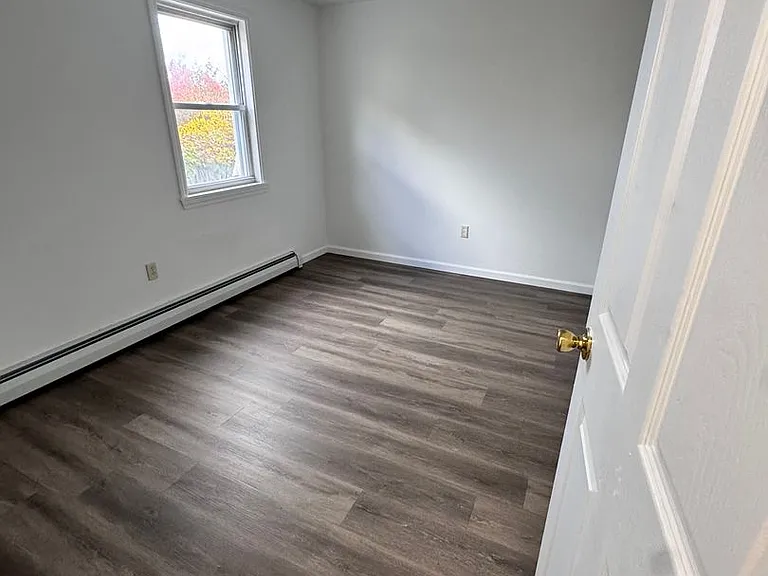 17 Bassett St #A — Photo 14