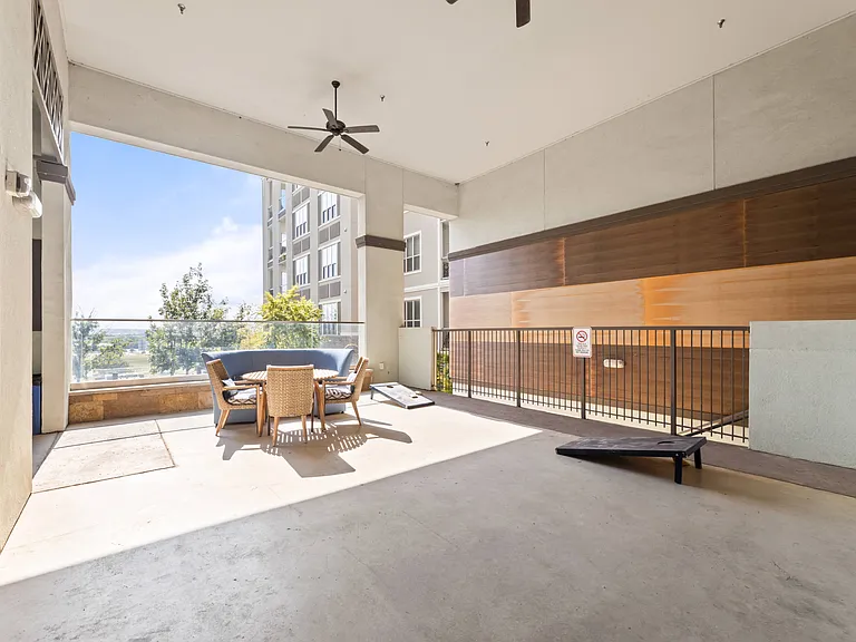 Rocklyn at Samuels Ave — Photo 26