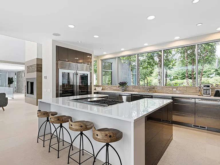 7 Rolling Wood Ln — Photo 12