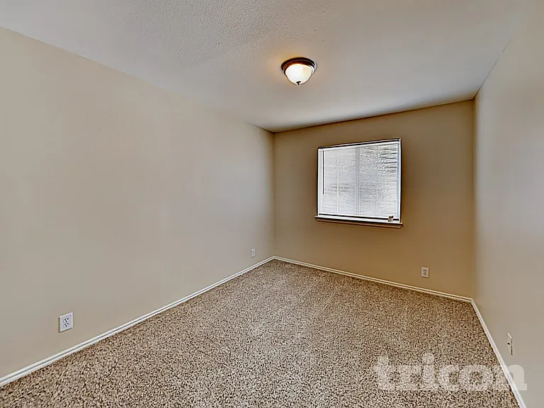 6734 Sandy Point Dr — Photo 15