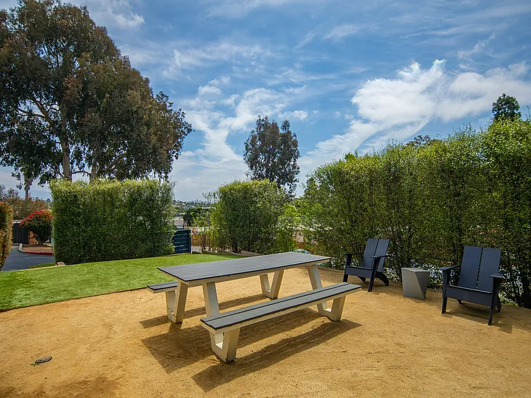 725 Alturas Ln — Photo 15
