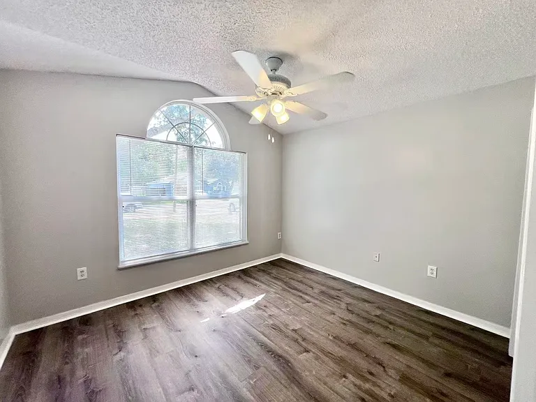 1231 Honey Rd — Photo 15
