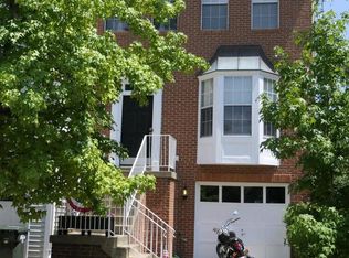 14221 Glade Spring Dr, Centreville, VA 20121