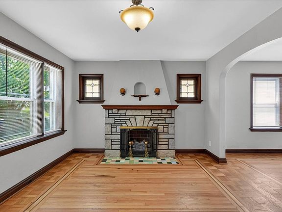 5th image of 5452 Nagel Ave