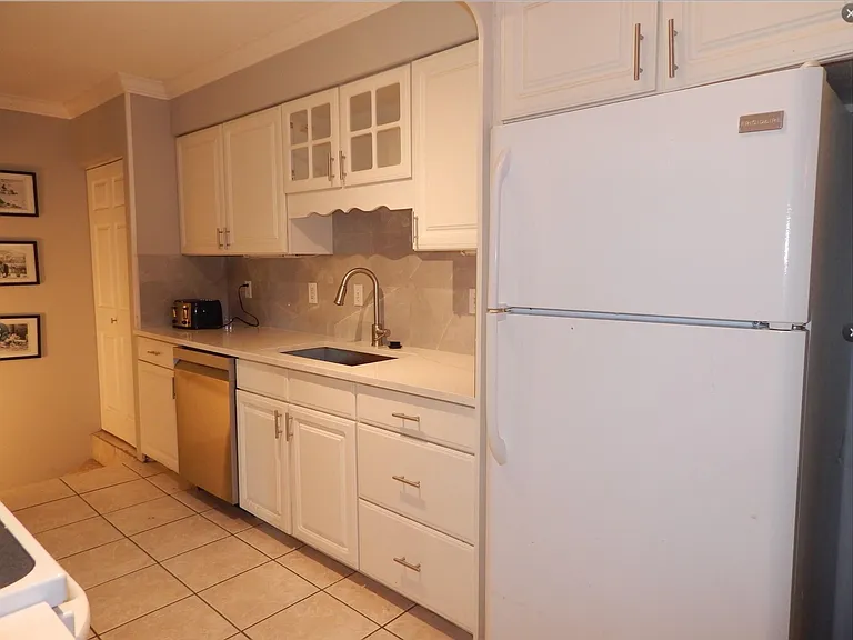 2612 Custer Pkwy #D — Photo 3