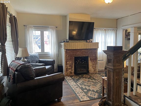 3rd image of 1006 5th St