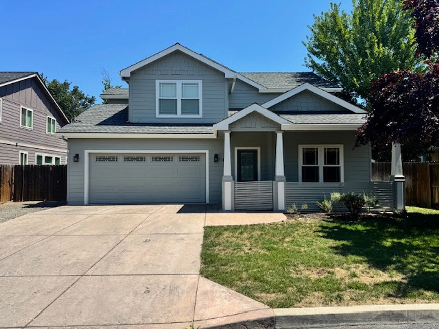 New To Market/ Large 2 Story Home On Private Dead End Street/ Coming Soon — Photo 1