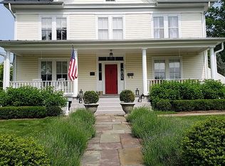 652 Spring St, Herndon, VA 20170