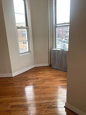 5th image of 262 Kingsland Ave APT 3R