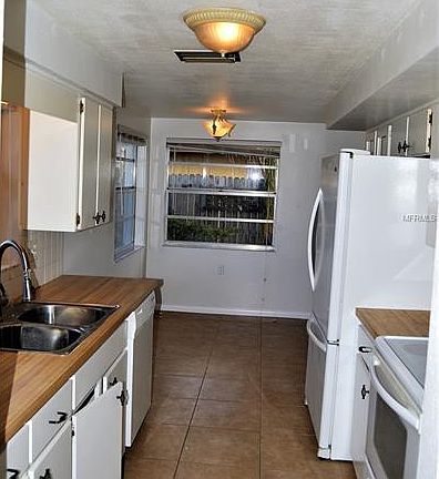 2nd image of 5705 Greenwood Way