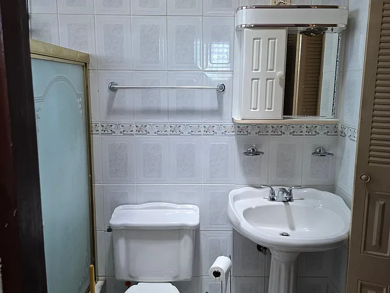 0 Calle 1 — Photo 14