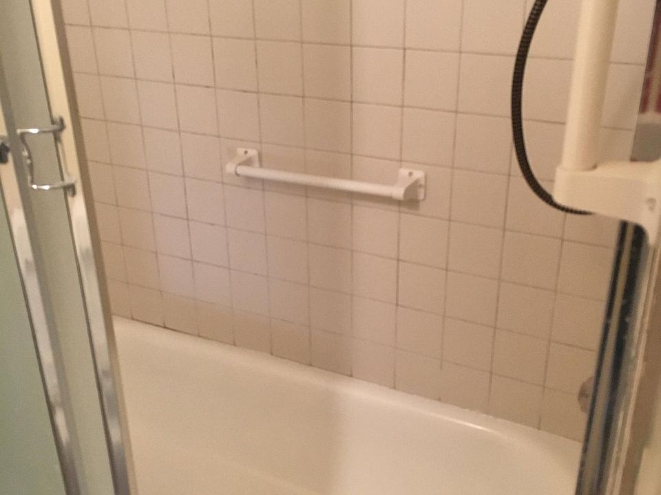 1st image of 433 N Jackson St APT 211