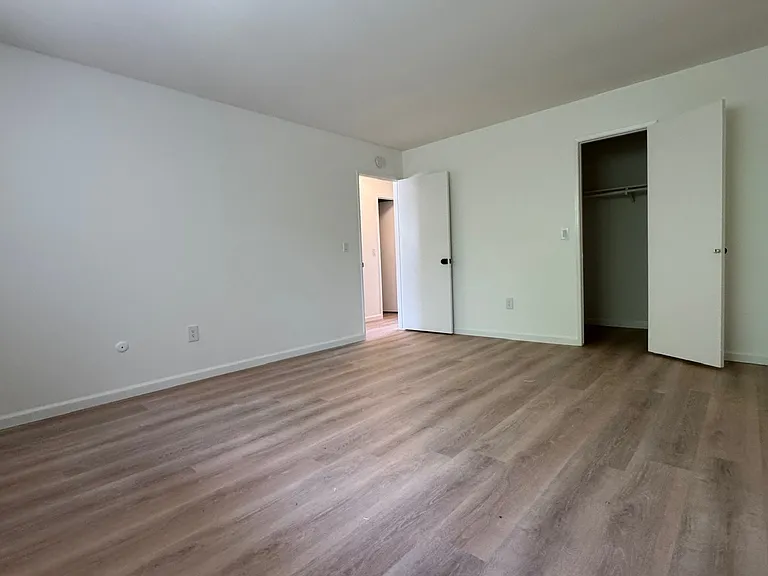 2310 E Ball Rd #4 — Photo 10